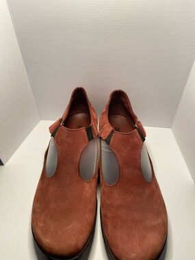 Arche Women’s Cranberry Suede Casual Mary Jane Shoe